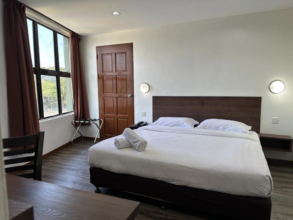 Langkawi Baron Hotel Kuah Zewnętrze zdjęcie